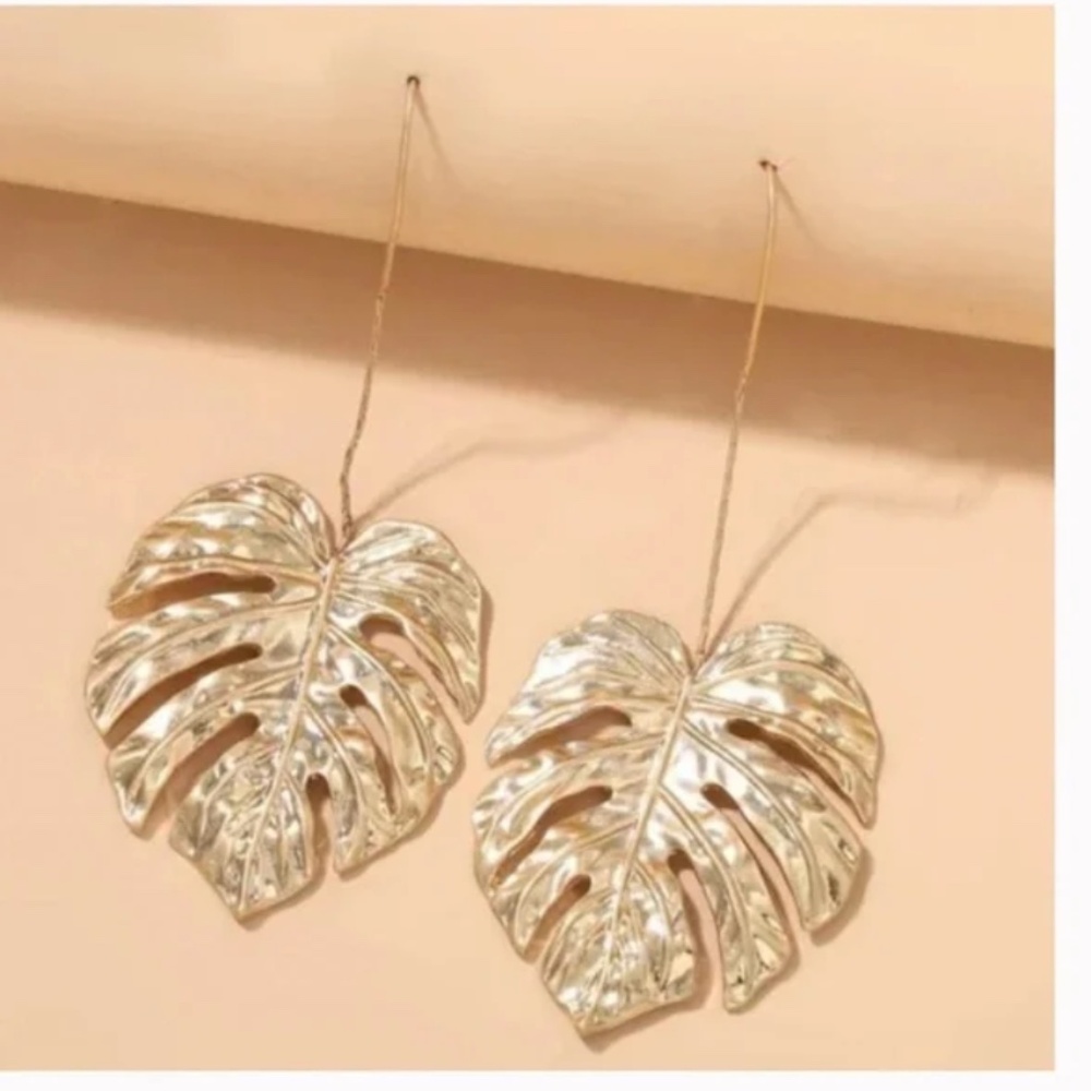 โจ FREE Leaf Minimalist Floral Modern Peasant Hipster Hippie Art Boho Earrings